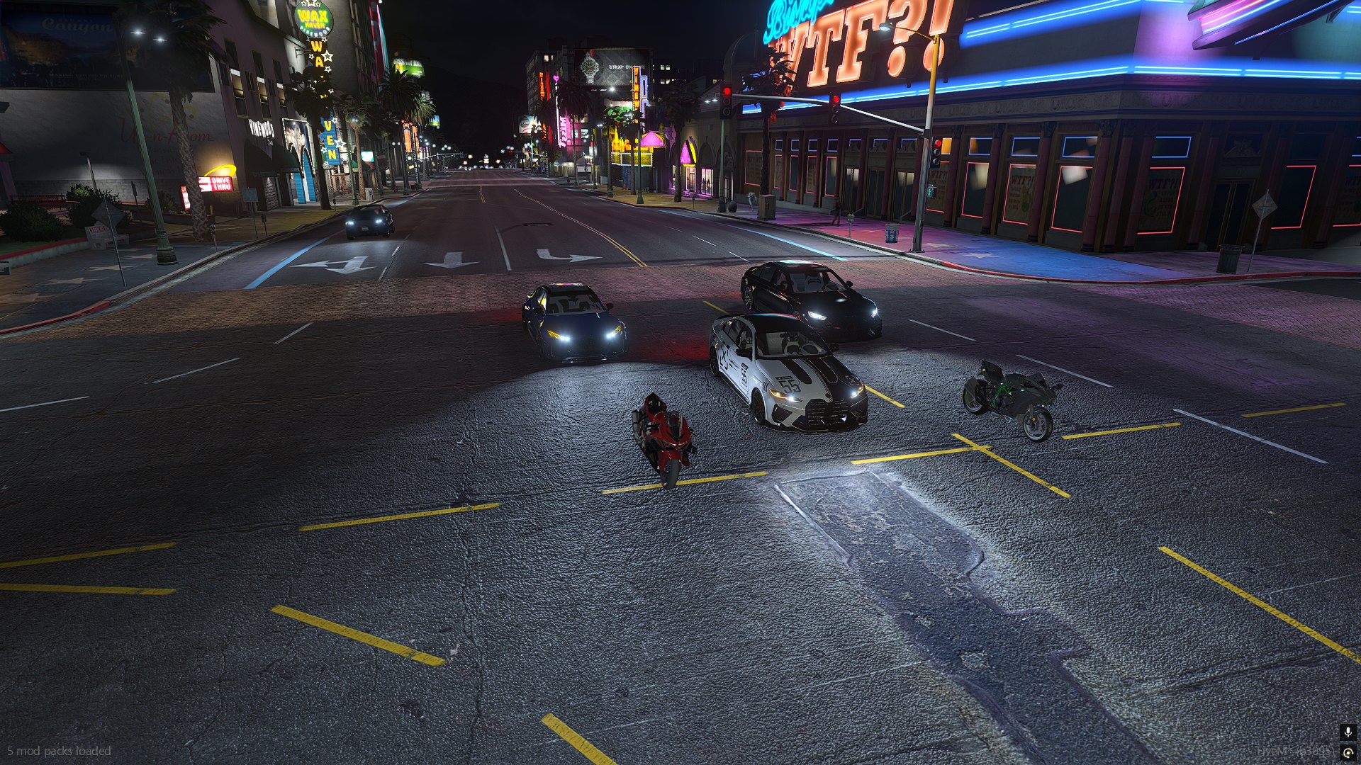 Car-Meet mit neuen Fahrzeugen am Vinewood Boulevard